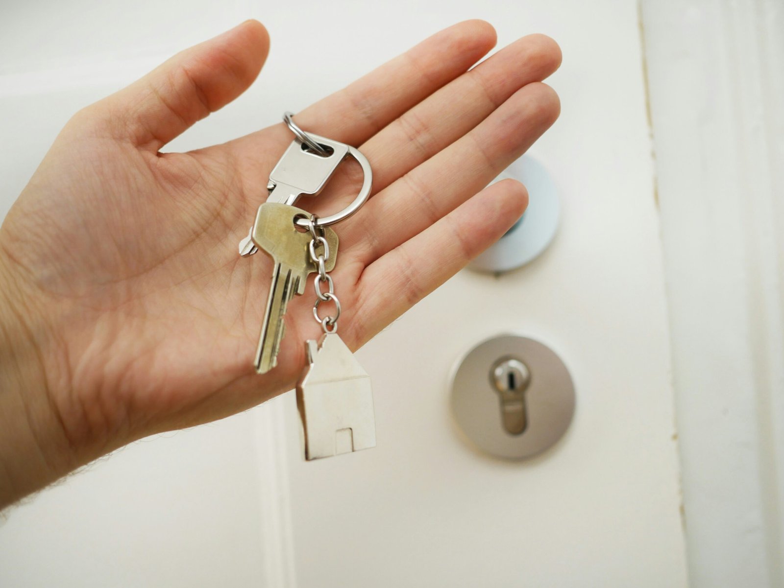 "Strategies to reduce tenant turnover and improve tenant retention in rental properties in 2025